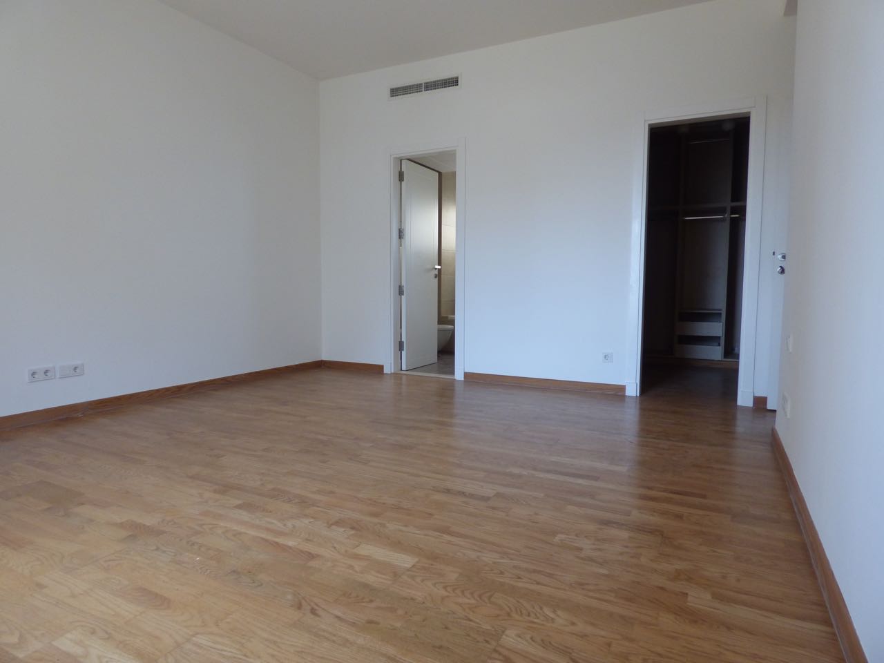Apartment for rent in Jeitaoui, Beirut